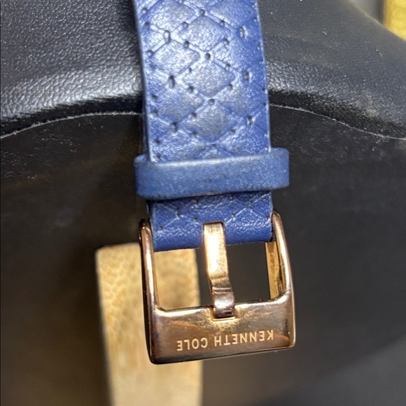 Kenneth Cole Royal Blue and Gold Women\'s Watch WORKING main image 8